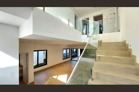 Casa à venda com 647m², 4 quartos e 4 vagas