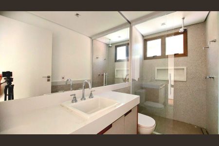 Casa à venda com 647m², 4 quartos e 4 vagas