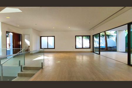 Casa à venda com 4 quartos, 647m² em Santo Amaro, São Paulo