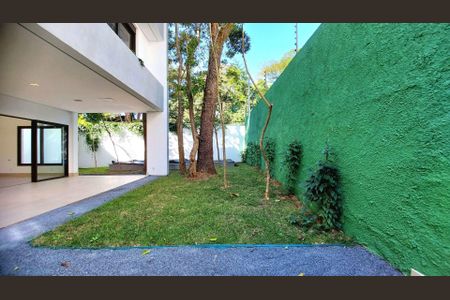 Casa à venda com 647m², 4 quartos e 4 vagas