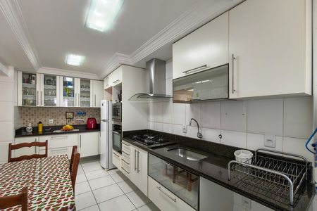 Apartamento para alugar com 131m², 3 quartos e 2 vagas Apartamento para alugar com 131m², 3 quartos e 2 vagasCozinha