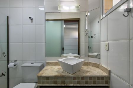 Apartamento para alugar com 131m², 3 quartos e 2 vagas Apartamento para alugar com 131m², 3 quartos e 2 vagasBanheiro da Suíte