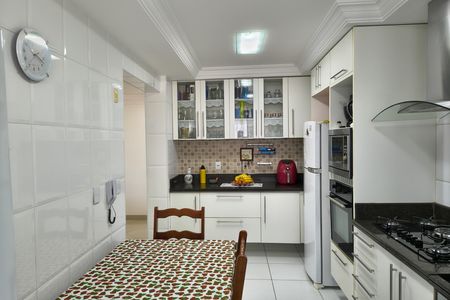 Apartamento para alugar com 131m², 3 quartos e 2 vagas Apartamento para alugar com 131m², 3 quartos e 2 vagasCozinha