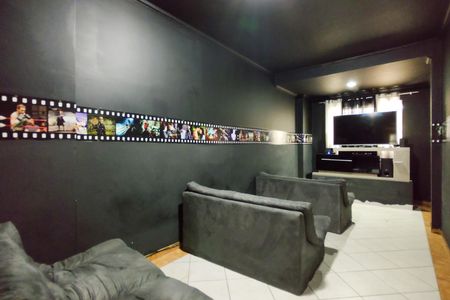 Apartamento para alugar com 131m², 3 quartos e 2 vagas Apartamento para alugar com 131m², 3 quartos e 2 vagasCinema