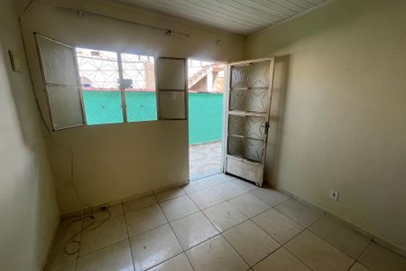 Sala de casa de condomínio para alugar com 2 quartos, 90m² em Santo Antonio, Duque de Caxias