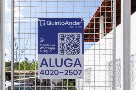 Casa para alugar com 300m², 3 quartos e 6 vagasFachada