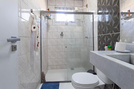 Casa para alugar com 300m², 3 quartos e 6 vagasBanheiro social 