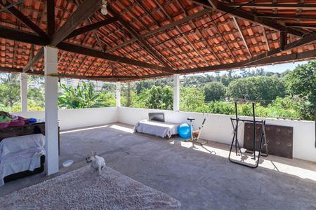 Casa para alugar com 300m², 3 quartos e 6 vagasTerraço