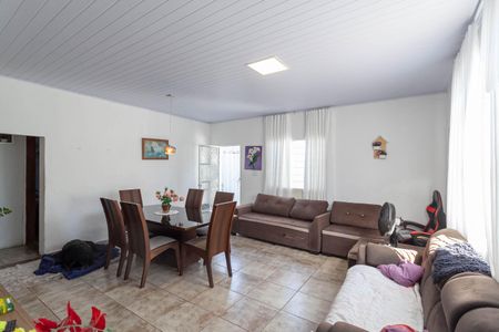 Sala de casa para alugar com 3 quartos, 300m² em Tijuca, Contagem