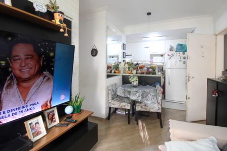 Sala de apartamento à venda com 3 quartos, 68m² em Jardim Caner, Taboão da Serra
