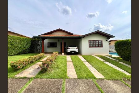 Casa de condomínio à venda com 185m², 4 quartos e 2 vagasFachada da casa