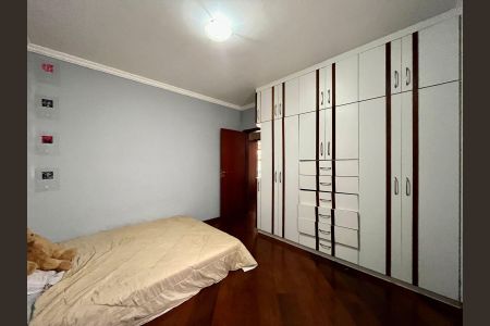 Casa de condomínio à venda com 185m², 4 quartos e 2 vagasSuíte 2