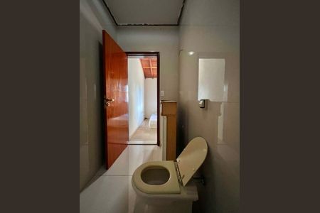 Casa de condomínio à venda com 185m², 4 quartos e 2 vagasBanheiro da Suíte 1