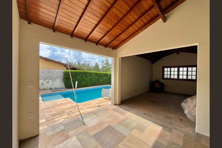 Casa de condomínio à venda com 185m², 4 quartos e 2 vagasÁrea externa