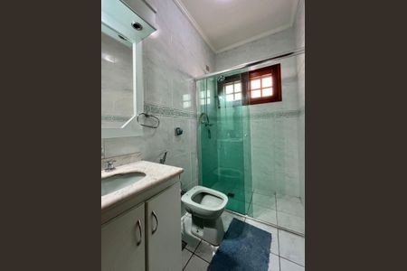 Casa de condomínio à venda com 185m², 4 quartos e 2 vagasBanheiro