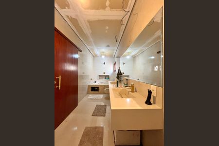 Casa de condomínio à venda com 185m², 4 quartos e 2 vagasBanheiro da Suíte 3