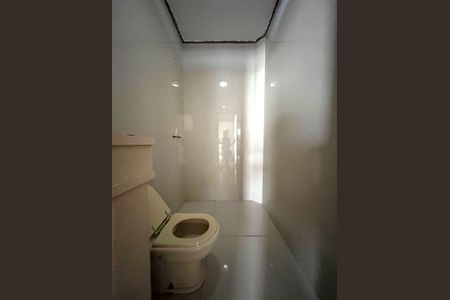 Casa de condomínio à venda com 185m², 4 quartos e 2 vagasBanheiro da Suíte 1