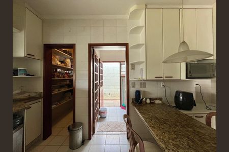 Casa de condomínio à venda com 185m², 4 quartos e 2 vagasCozinha