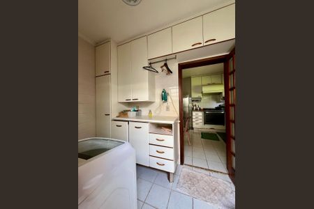 Casa de condomínio à venda com 185m², 4 quartos e 2 vagasÁrea de Serviço