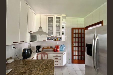 Casa de condomínio à venda com 185m², 4 quartos e 2 vagasCozinha