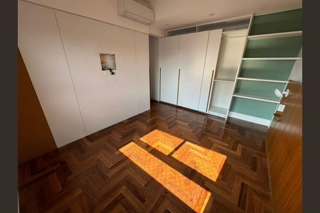 Apartamento à venda com 128m², 2 quartos e 3 vagas