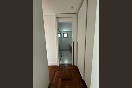 Apartamento à venda com 128m², 2 quartos e 3 vagas