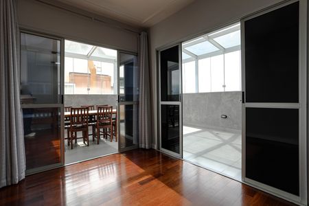 Apartamento para alugar com 121m², 3 quartos e 2 vagasLiving