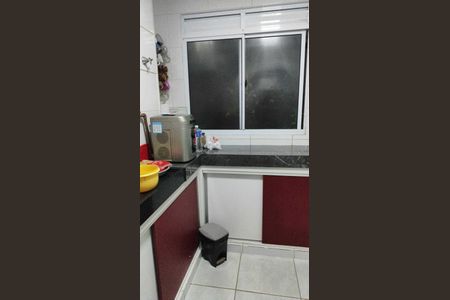 Cozinha de apartamento para alugar com 2 quartos, 58m² em Chácara Bela Vista, Goiânia