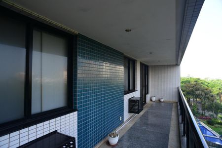 Apartamento para alugar com 118m², 3 quartos e 2 vagasVaranda