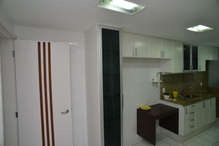 Apartamento para alugar com 118m², 3 quartos e 2 vagasCozinha