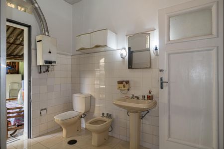 Casa à venda com 209m², 3 quartos e 2 vagasBanheiro 2