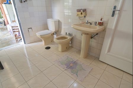 Casa à venda com 209m², 3 quartos e 2 vagasBanheiro 2