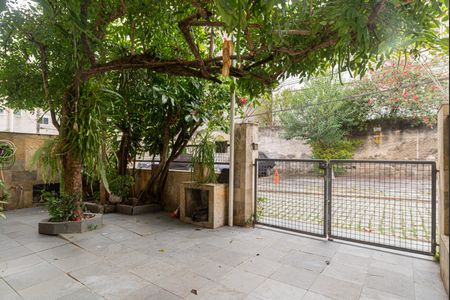 Casa à venda com 209m², 3 quartos e 2 vagasQuintal