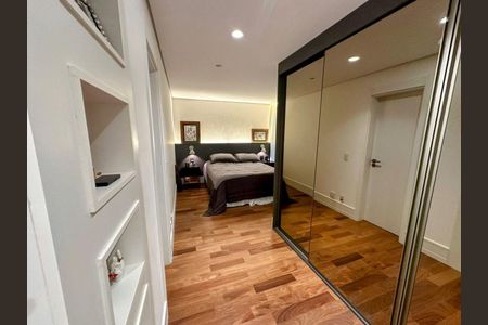 Apartamento à venda com 3 quartos, 231m² em Jardim Morumbi, São Paulo