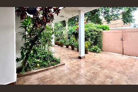 Casa à venda com 3 quartos, 335m² em Jardim Europa, São Paulo