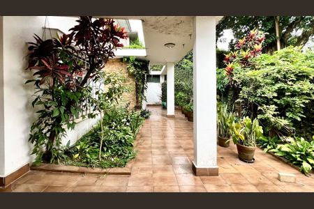 Casa à venda com 3 quartos, 335m² em Jardim Europa, São Paulo