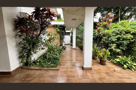 Casa à venda com 3 quartos, 335m² em Jardim Europa, São Paulo