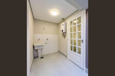 Casa de condomínio à venda com 143m², 3 quartos e 4 vagasÁrea de serviço