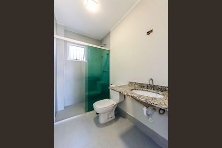 Casa de condomínio à venda com 143m², 3 quartos e 4 vagasBanheiro 