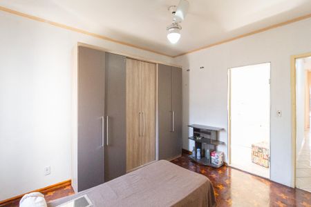 Casa à venda com 300m², 4 quartos e 2 vagasSuíte