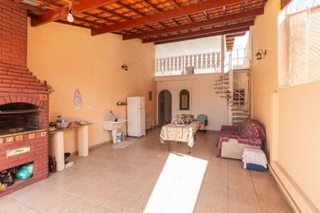 Casa à venda com 300m², 4 quartos e 2 vagasQuintal