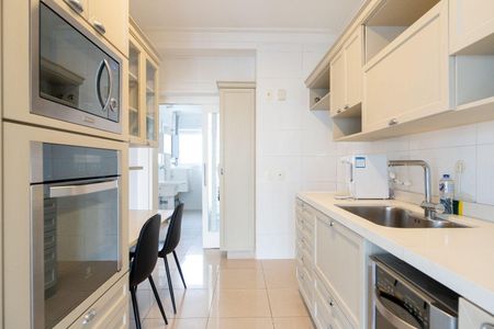 Apartamento à venda com 251m², 4 quartos e 3 vagas