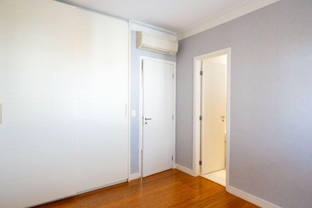 Apartamento à venda com 251m², 4 quartos e 3 vagas