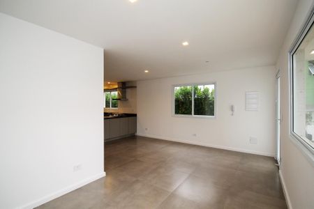 Casa de condomínio para alugar com 110m², 3 quartos e 2 vagasSala