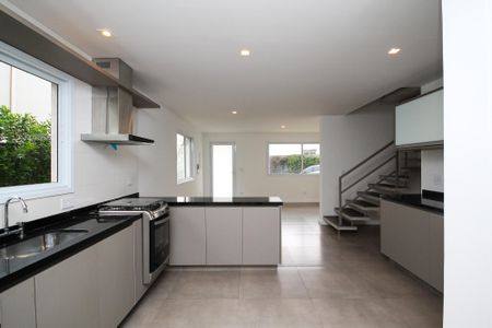 Casa de condomínio para alugar com 110m², 3 quartos e 2 vagasCozinha