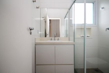 Casa de condomínio para alugar com 110m², 3 quartos e 2 vagasBanheiro Suíte