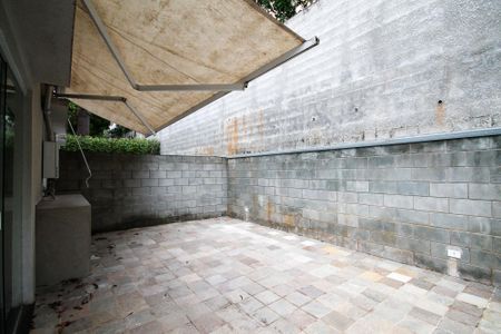 Casa de condomínio para alugar com 110m², 3 quartos e 2 vagasQuintal