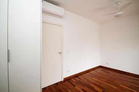 Casa de condomínio para alugar com 110m², 3 quartos e 2 vagasSuíte