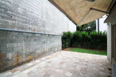 Casa de condomínio para alugar com 110m², 3 quartos e 2 vagasQuintal