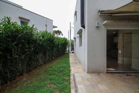 Casa de condomínio para alugar com 110m², 3 quartos e 2 vagasQuintal